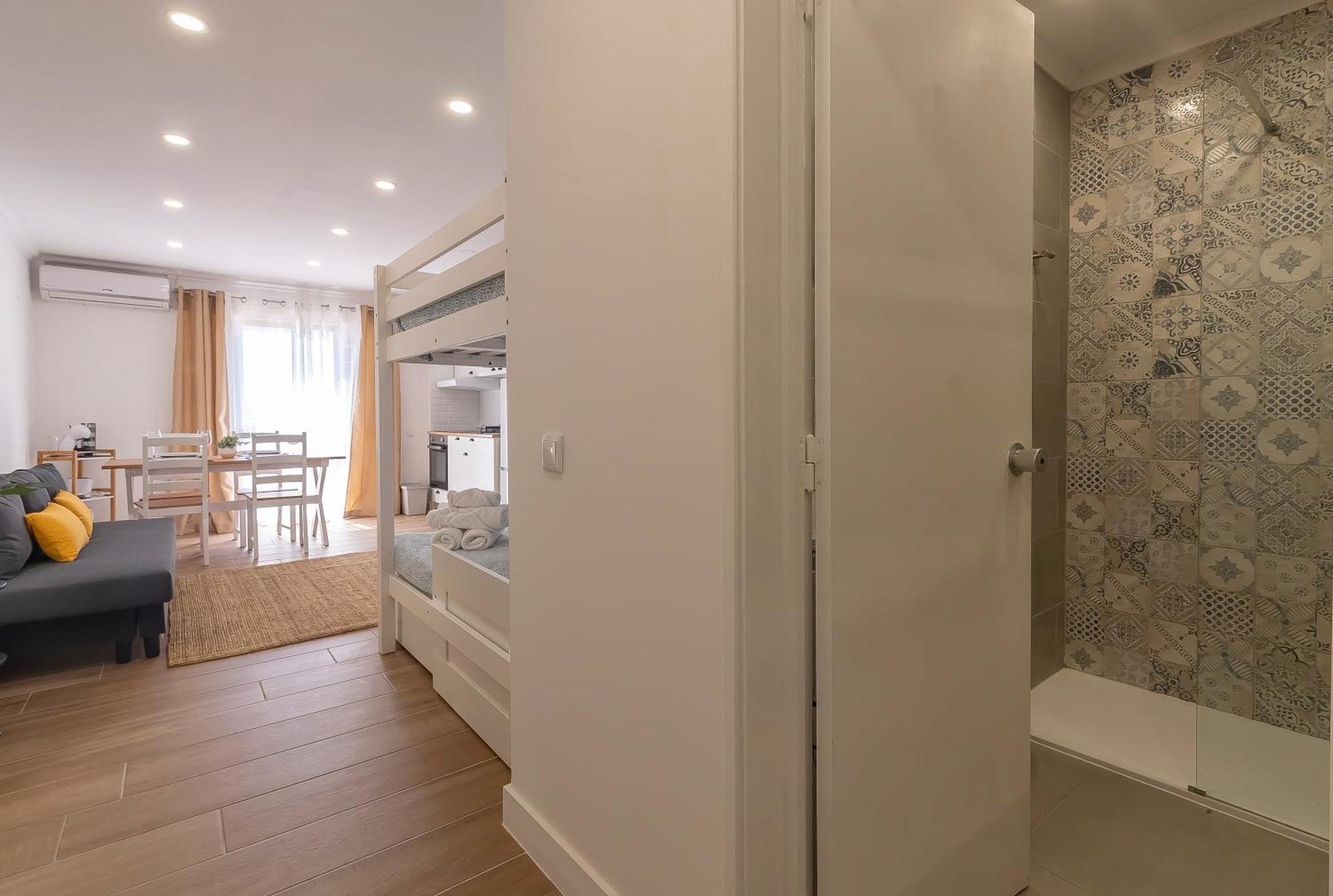 Lovely And New In Oura Apartment